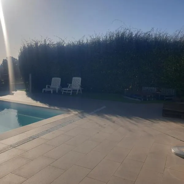 Chambre d'hôte avec accès piscine，位于Gigean的酒店