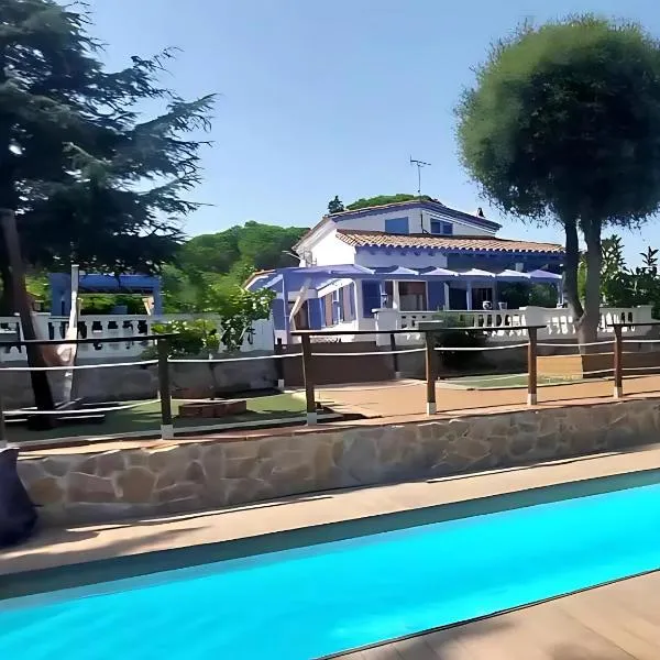 ツ Villa Carrasca l Luxe l Vista al Mar l Piscina Climatizada l Nature，位于阿雷尼斯-德蒙特的酒店