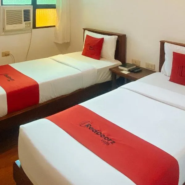 RedDoorz Plus at Balai Sofia Bed & Breakfast Batangas，位于Talisay的酒店