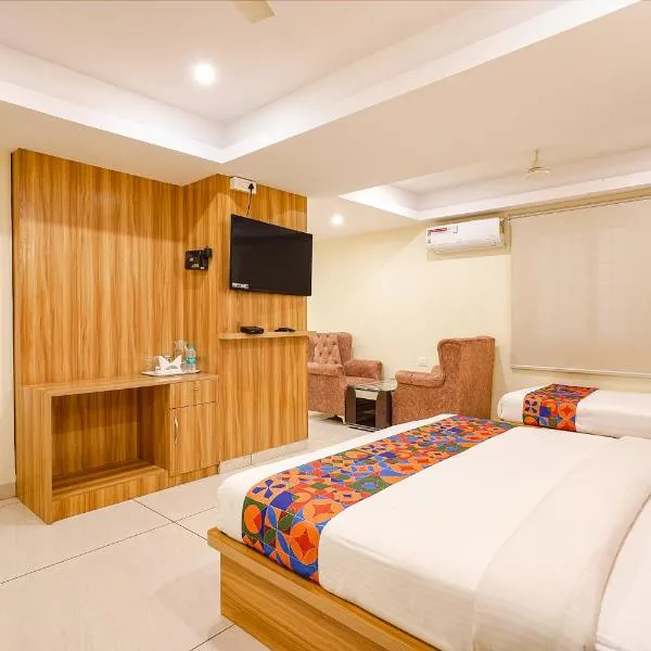 FabHotel Sai Luxury Comforts，位于班加罗尔的酒店