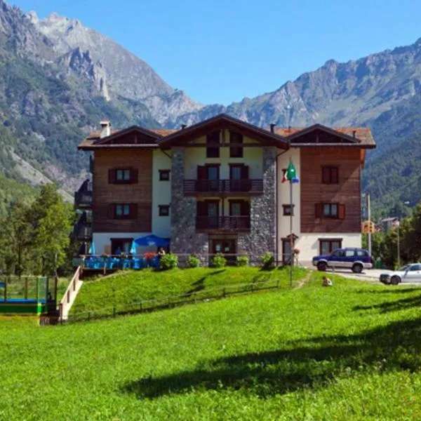 Casa Corti Hotel Ristorante，位于瓦尔邦迪奥内的酒店