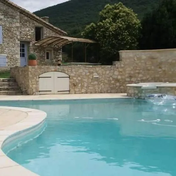 Gîte de Lou Mas，位于Savasse的酒店