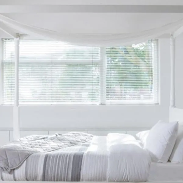 Cosy Garden Flat, Private Hot Tub & Four Poster Bed，位于约克的酒店