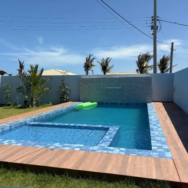 Casa Praiana pé na areia Morro Branco，位于贝贝里比的酒店