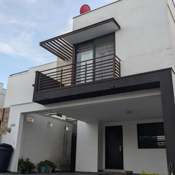 Everest 663，位于蒙特雷的酒店