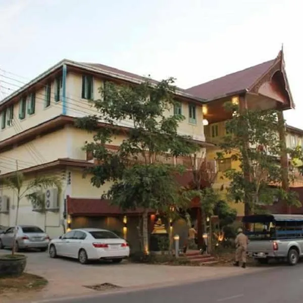 Ruenthai Ayutthaya Resort and Restaurant，位于大城的酒店