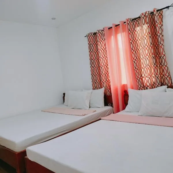 Family Suite 4-6 Pax GLENMARK'S Homestay near the beach，位于帕古普的酒店