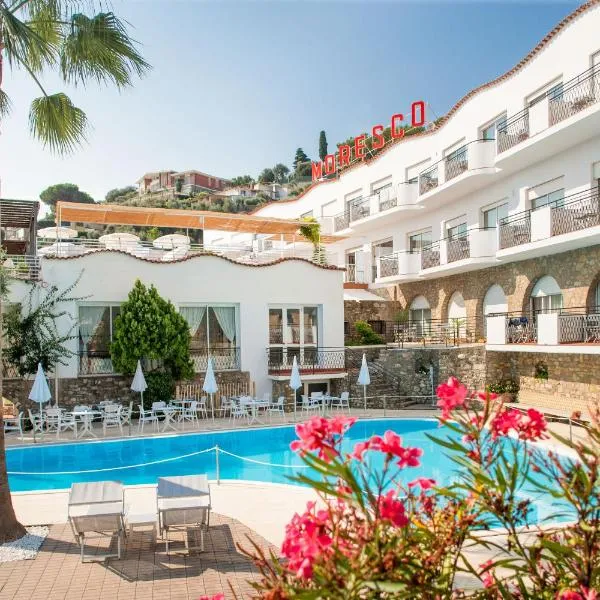 Hotel Moresco，位于迪亚诺马里纳的酒店