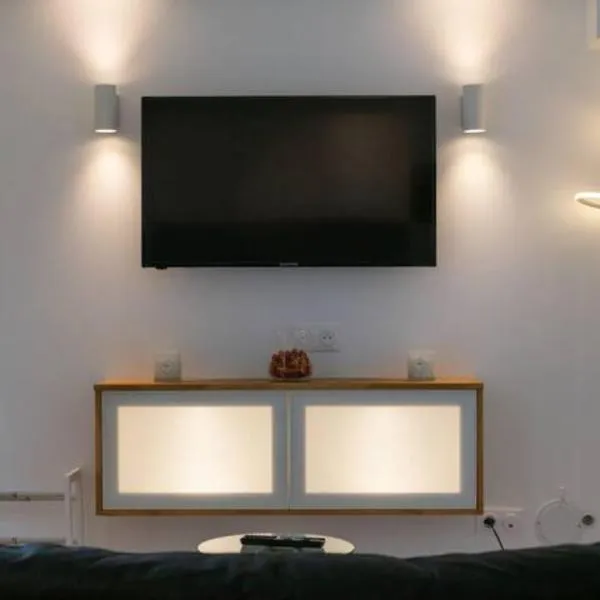 Maison chaleureuse jacuzzi, climatisation et parking payants，位于巴纽的酒店