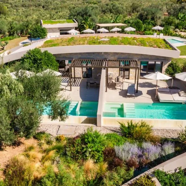 Nestor Luxury Villas，位于Romanós的酒店