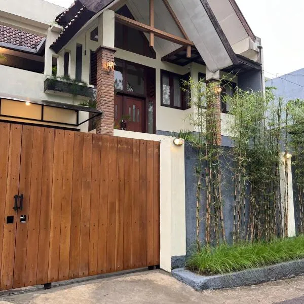 Pearl Villa by The Lake，位于伦邦的酒店