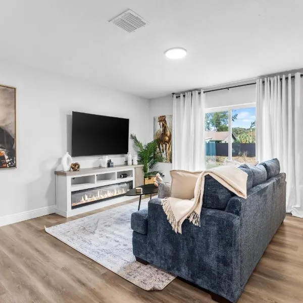 El Monte Cottage Gem 3 bedroom Home 5 mins to WEC in Ocala，位于奥卡拉的酒店