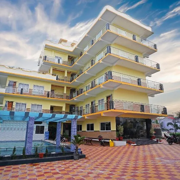 Hotel Dream Basanti !! BeachFront !! Family Resort !!，位于曼达莫尼的酒店