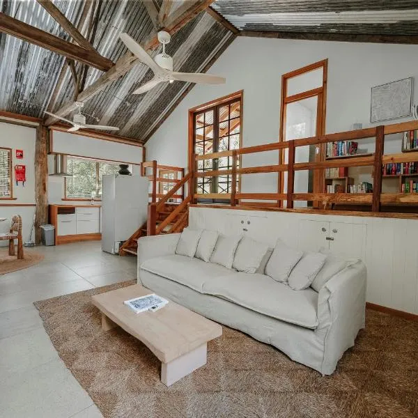 Orchard Cottage - Country Escape，位于Yallingup Siding的酒店
