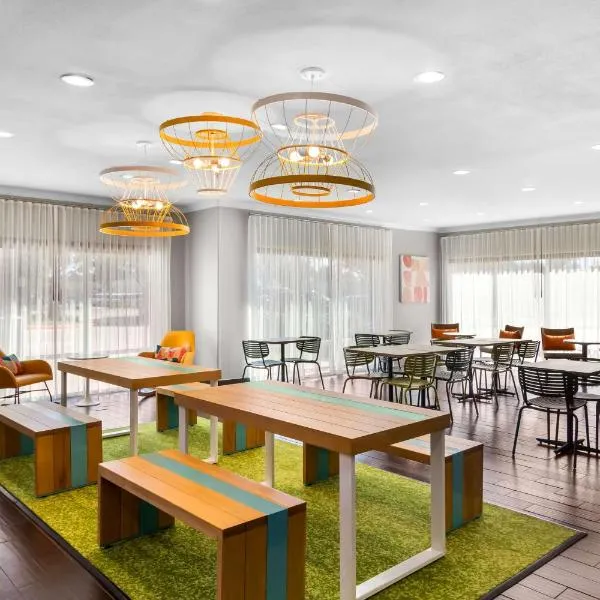 Spark by Hilton Pearland，位于皮尔兰的酒店