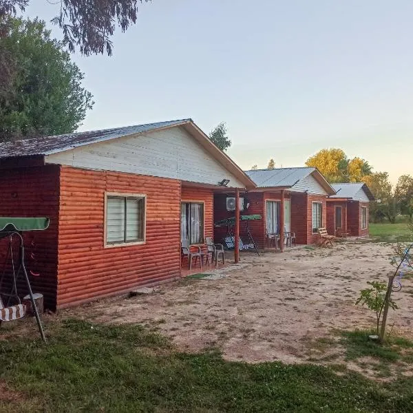 Cabañas los tres hermanos，位于利纳雷斯的酒店