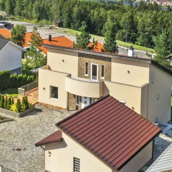 Nydelig villa, med vanvittig utsikt!，位于德拉门的酒店