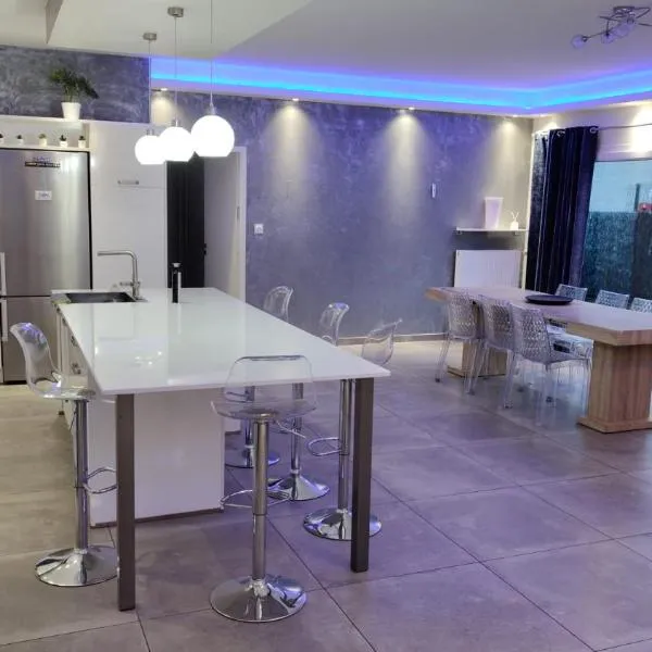 Villa T5 proche centre ville，位于艾克斯莱班的酒店