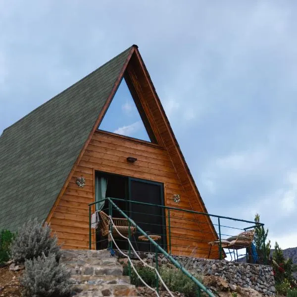 Cozy Glamping Cabin With Pool, Perfect For Couples & Families，位于Arakapas的酒店