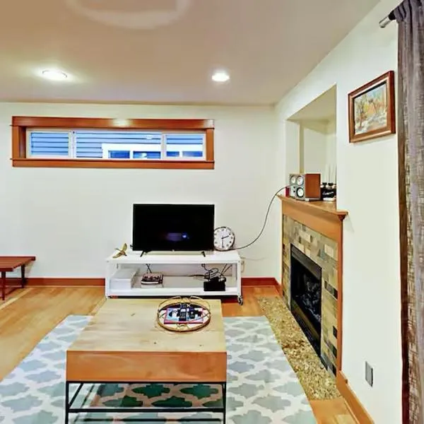 Fremont & Woodland Park Zoo Cozy Living，位于西雅图的酒店