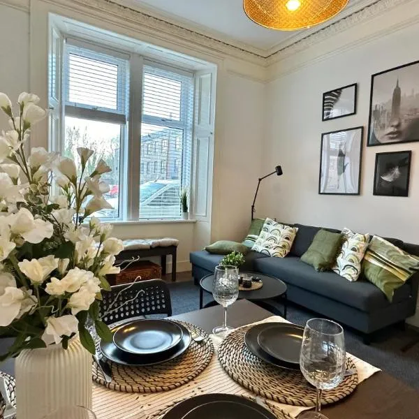 Bright and spacious apartment near Glasgow，位于Dalmuir的酒店