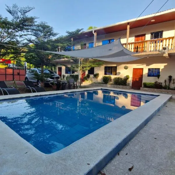 Tunco Beach apartment with AC and pool by Madriguera，位于拉利伯塔德的酒店