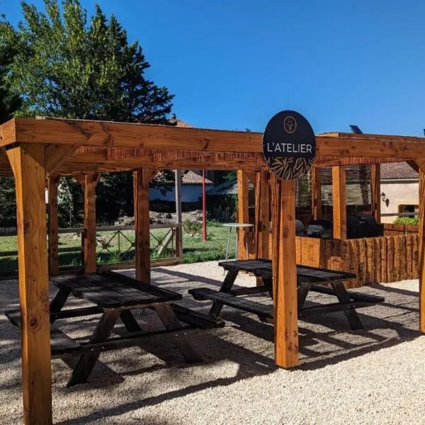 Camping Le Village Des Sources，位于Ceilhes-et-Rocozels的酒店