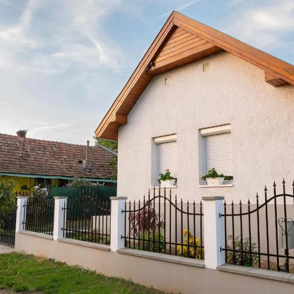 Nagydombi Vendégház，位于Márianosztra的酒店
