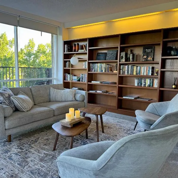 Treetops in Toorak 2br midcentury entire apartment，位于墨尔本的酒店