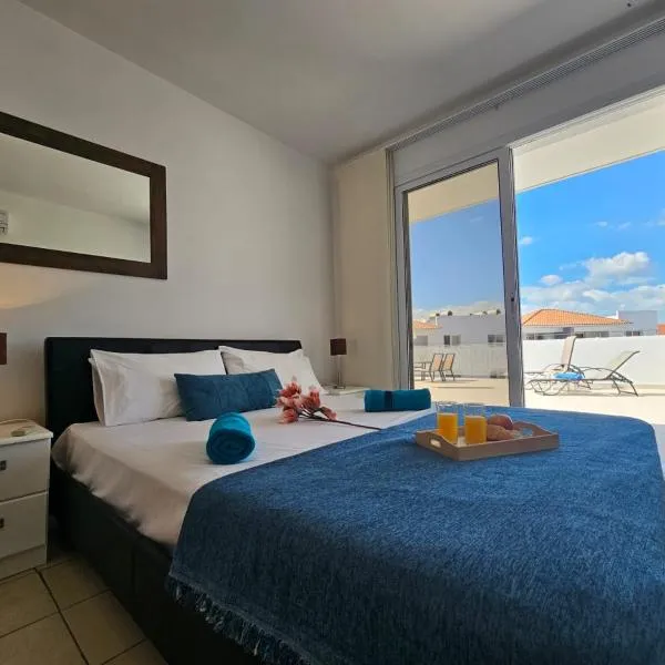 Tide Terrace 2 bdr apt in Kapparis, Protaras，位于帕拉利米尼的酒店