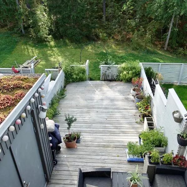 Garden house close to Stockholm city，位于斯德哥尔摩的酒店