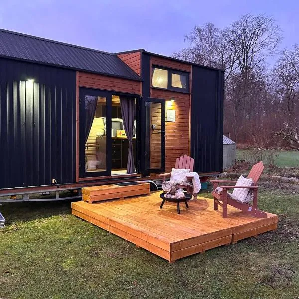 Little Harmony House by Tiny Away，位于Jægerspris的酒店