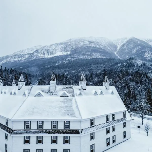 Gîte du Mont-Albert - Sepaq，位于圣安娜德蒙的酒店