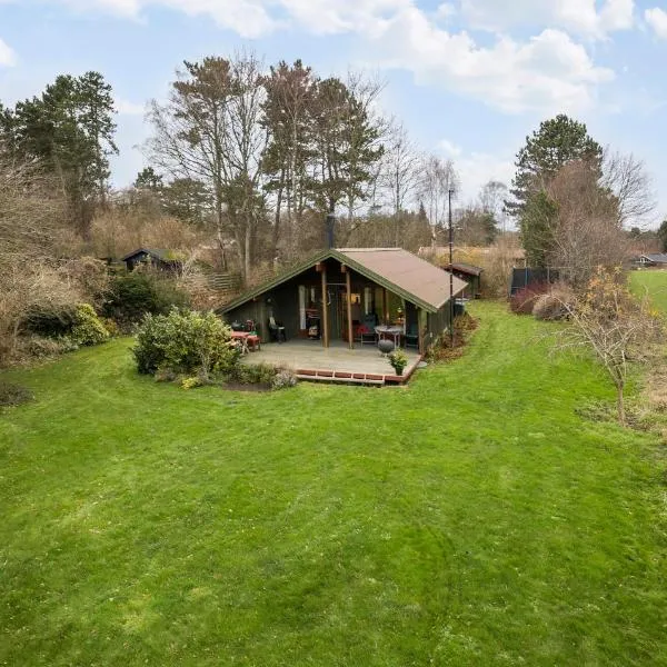 3 Bedroom Beautiful Home In Hundested，位于韩德斯泰德的酒店