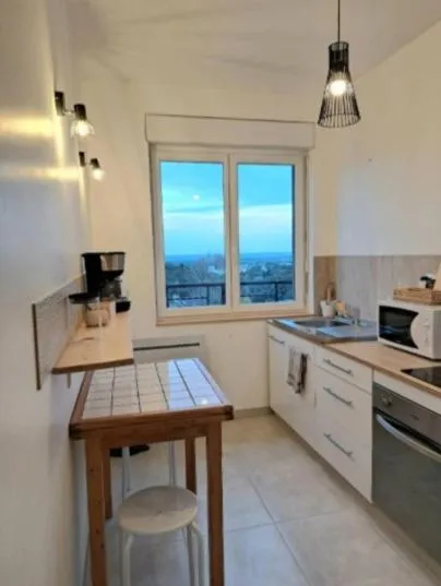 Appartement cosy & central，位于莫尔坦的酒店