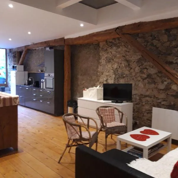 Domaine de la Safranière - Holiday Home,位于Saint-Léger的酒店