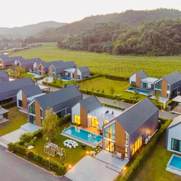 Relax Pool Villa Khaoyai - รีแล็กซ์พูลวิลล่าเขาใหญ่，位于Ban Bung Toei的酒店