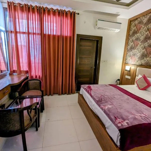 HOTEL THE LATHAs，位于阿尔瓦尔的酒店