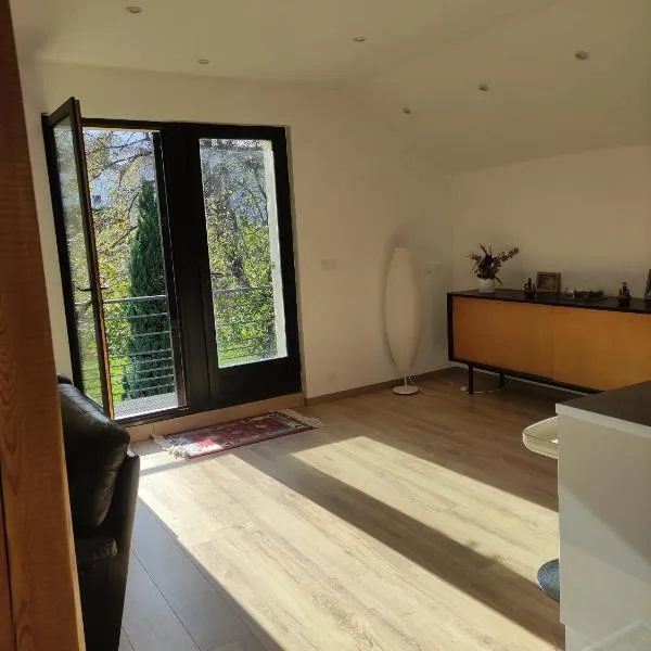 Appartement au calme, dans résidence sécurisée avec place de stationnement，位于Saint-Georges-de-Commiers的酒店