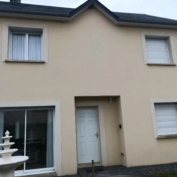 Maison à saint-Laurent-sur-mer，位于滨海圣洛朗的酒店