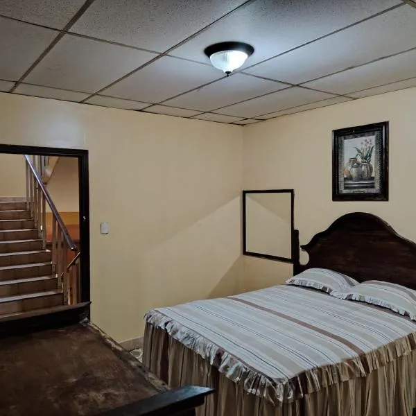 Hotel Senderos Maya，位于圣佩德罗苏拉的酒店