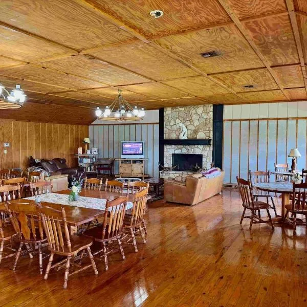 CRC Ranch Retreat，位于班德拉的酒店