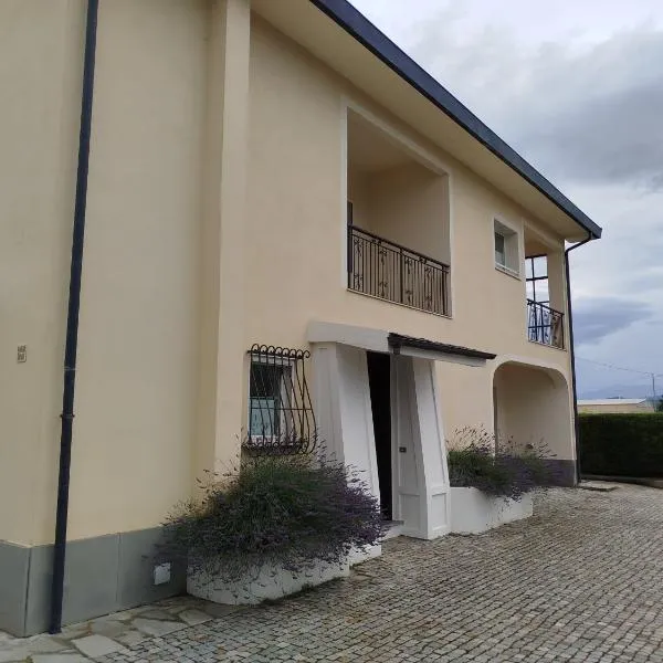 Casa Rosella，位于阿尔本加的酒店