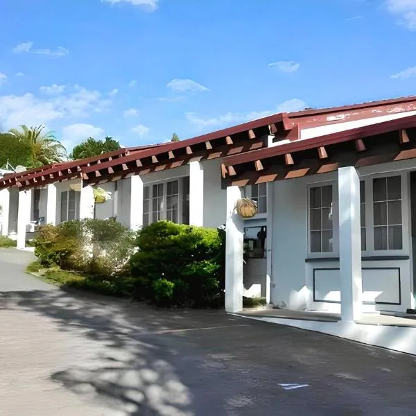 Browns Bay Olive Tree - Pet Friendly Family Apartment，位于奥克兰的酒店