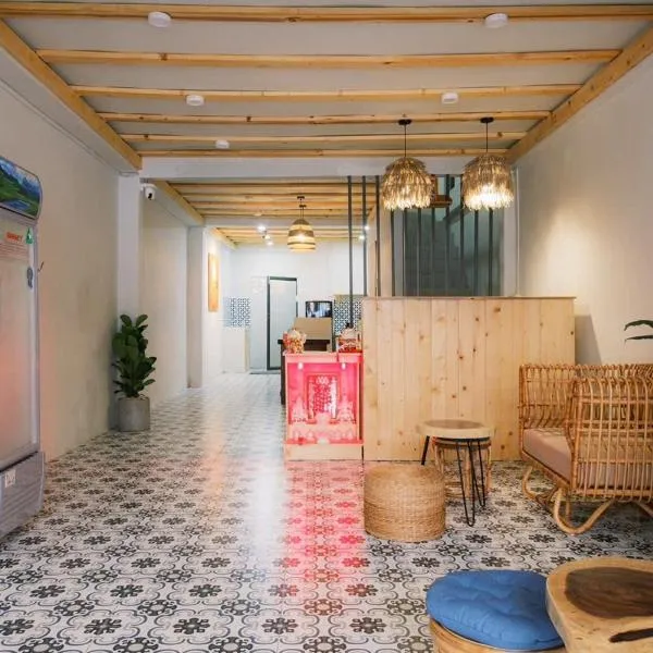 De Rivé Homestay Cần Thơ，位于芹苴的酒店