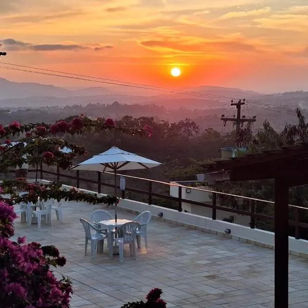 Flat Condomínio Topo da Montanha 508，位于Chã Grande的酒店