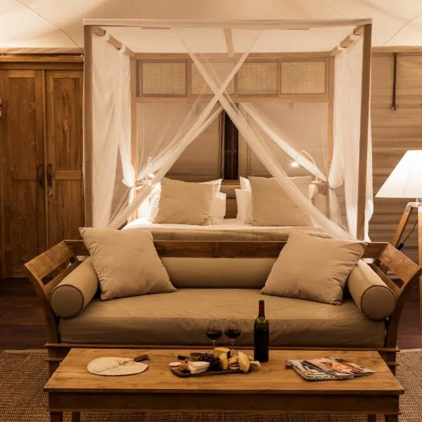 Luxury Couples Glamping Retreat - with Open Air Bath，位于Capertee的酒店