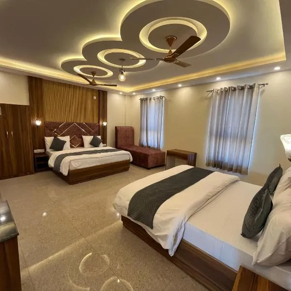 Hotel Grand Safari，位于Kotdwāra的酒店