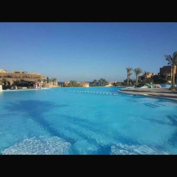 Empire resort El Sokhna , ground floor, sea and pool view, wind valley，位于艾因苏赫纳的酒店