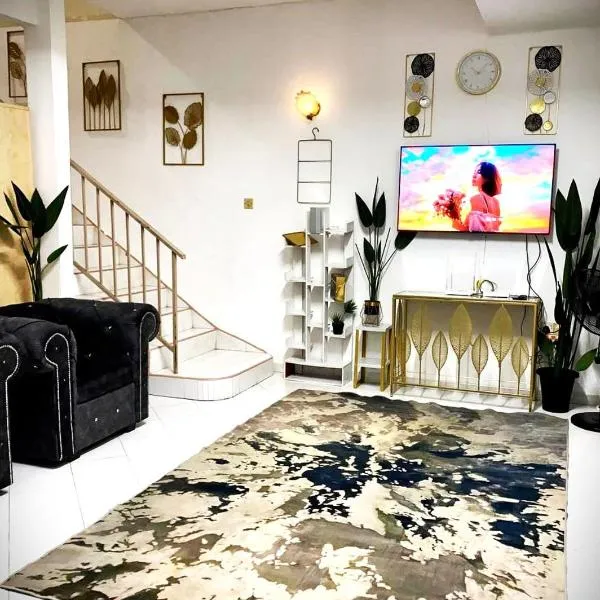 booking homestay manjung 300mbps wifi in town，位于斯里曼绒的酒店